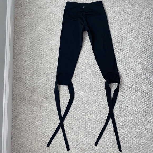 Manduka Flux Capri Wrap Leggings - Picture 3 of 3